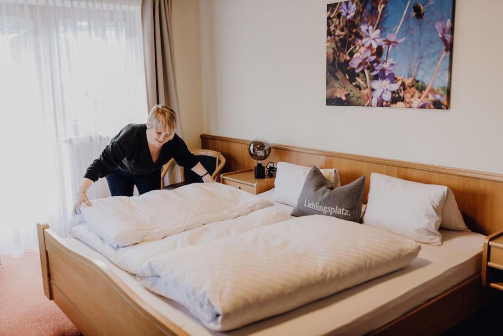 Dorfcafe Unken Hotelpension Swirtshaus Im Dorf Экстерьер фото